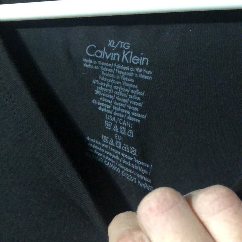 Calvin Klein - Picture 2 of 5
